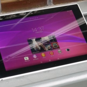 Pictures of Sony's unannounced, Z3 smaller tablet released online