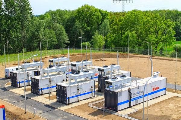 Germany And Canada Are Building Water Splitters To Store Energy