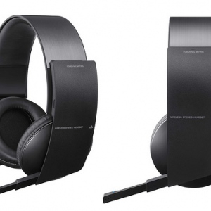 Communicate Wirelessly Across 300 Feet Area With Wireless Headset From Plantronics