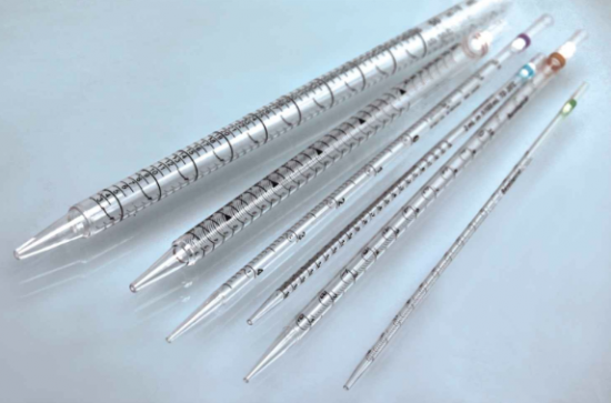 When Should You Use Plastic and When Should You Use Glass Pipettes?