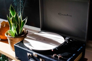 vinyl-record-player