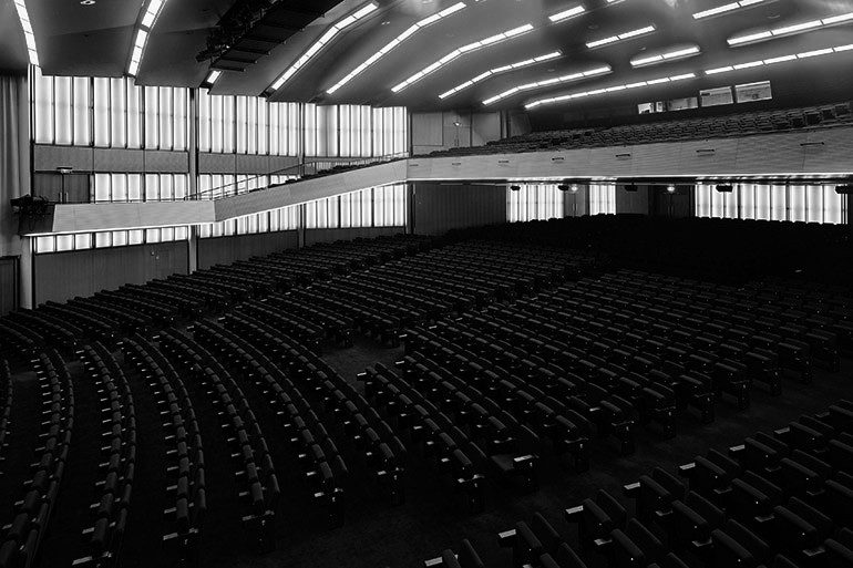 Factors To Consider For Increasing Visibility While Planning Auditorium Seating