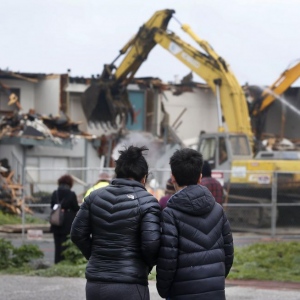 Safety Tips For Watching Demolitions