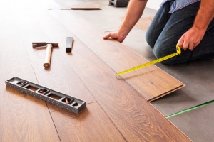 Choosing Between Laminate And Hardwood Flooring