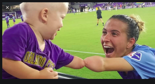 soccer player share Photo: similarity with one-year-old fan goes viral